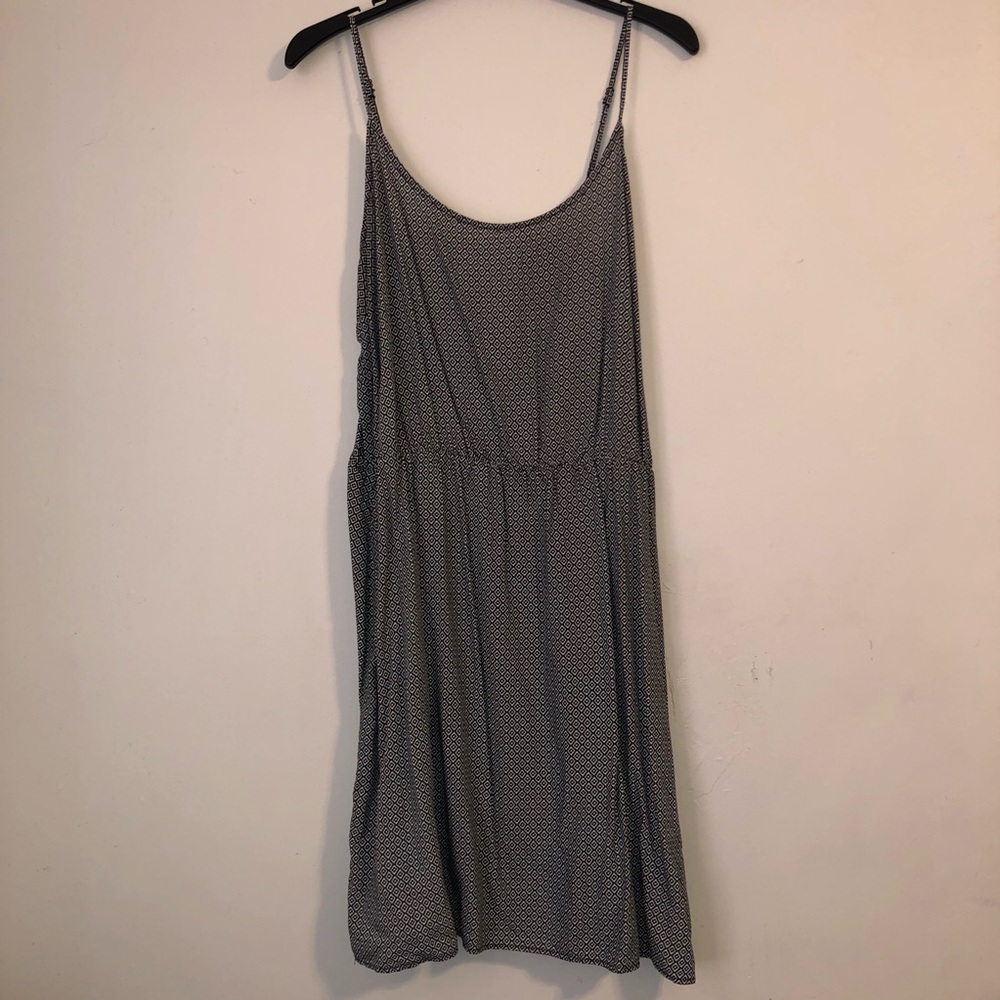 Slightly fitted dress